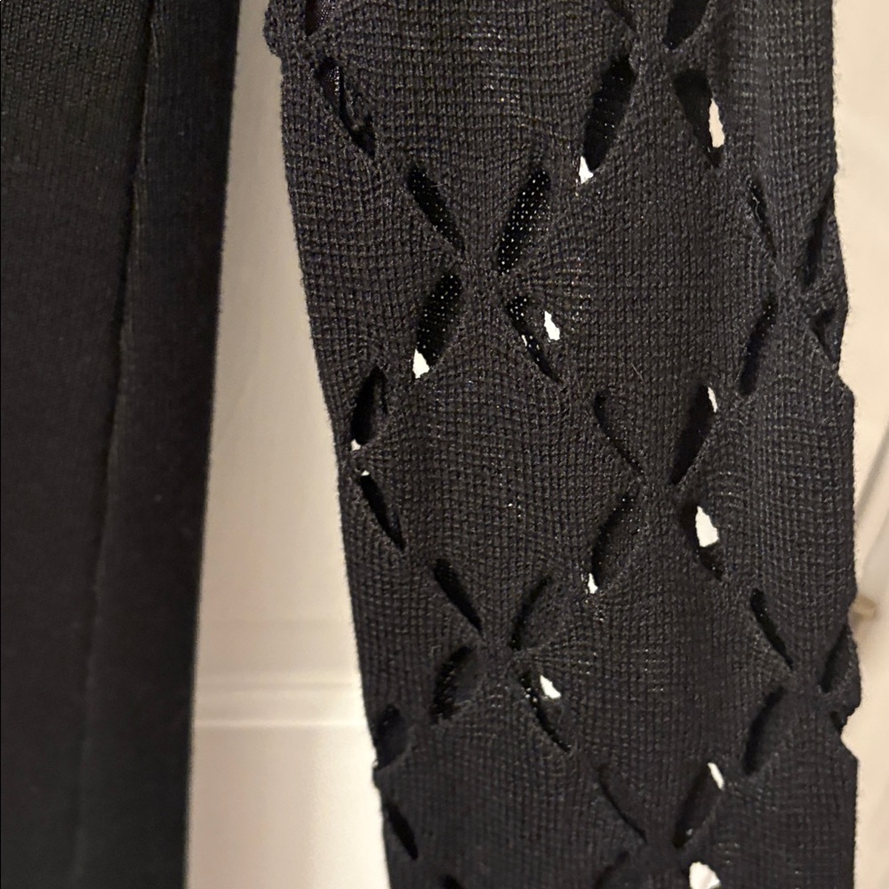 White House Black Market Black Knit tunic Top with cut out sleeves M - Picture 4 of 9